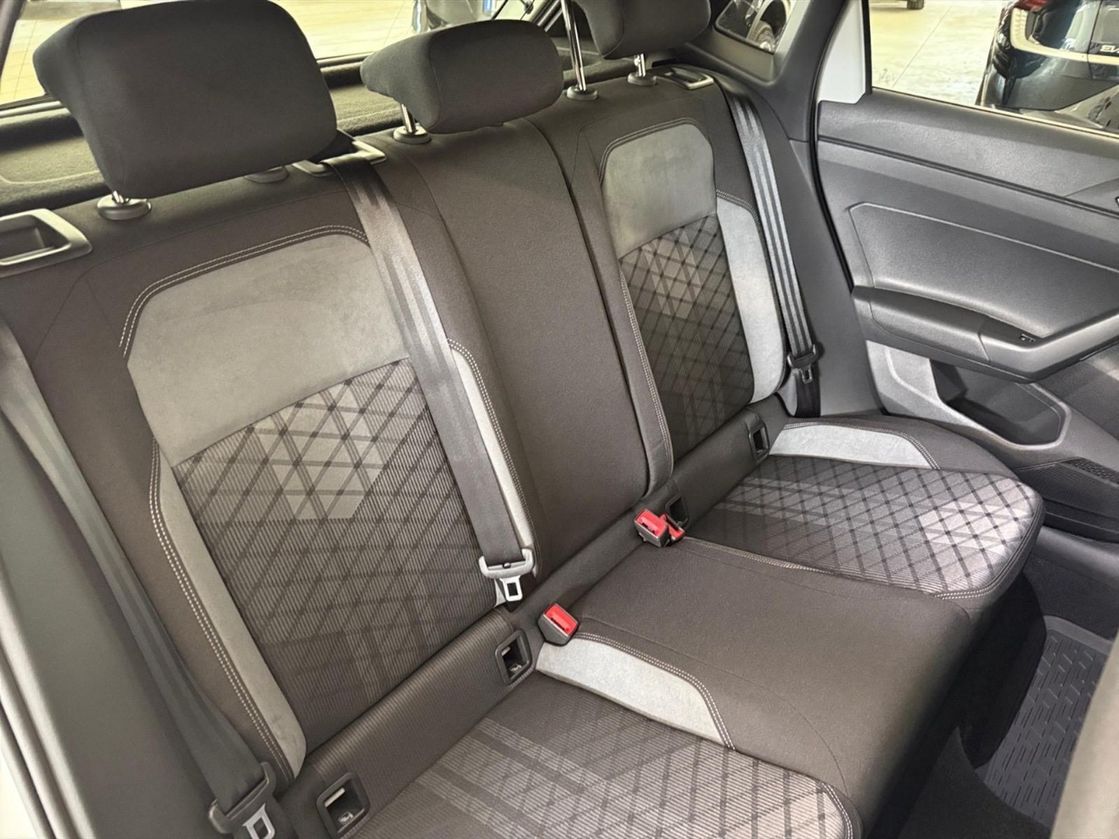 Volkswagen Polo 1.0 tsi r-line 95cv - 10