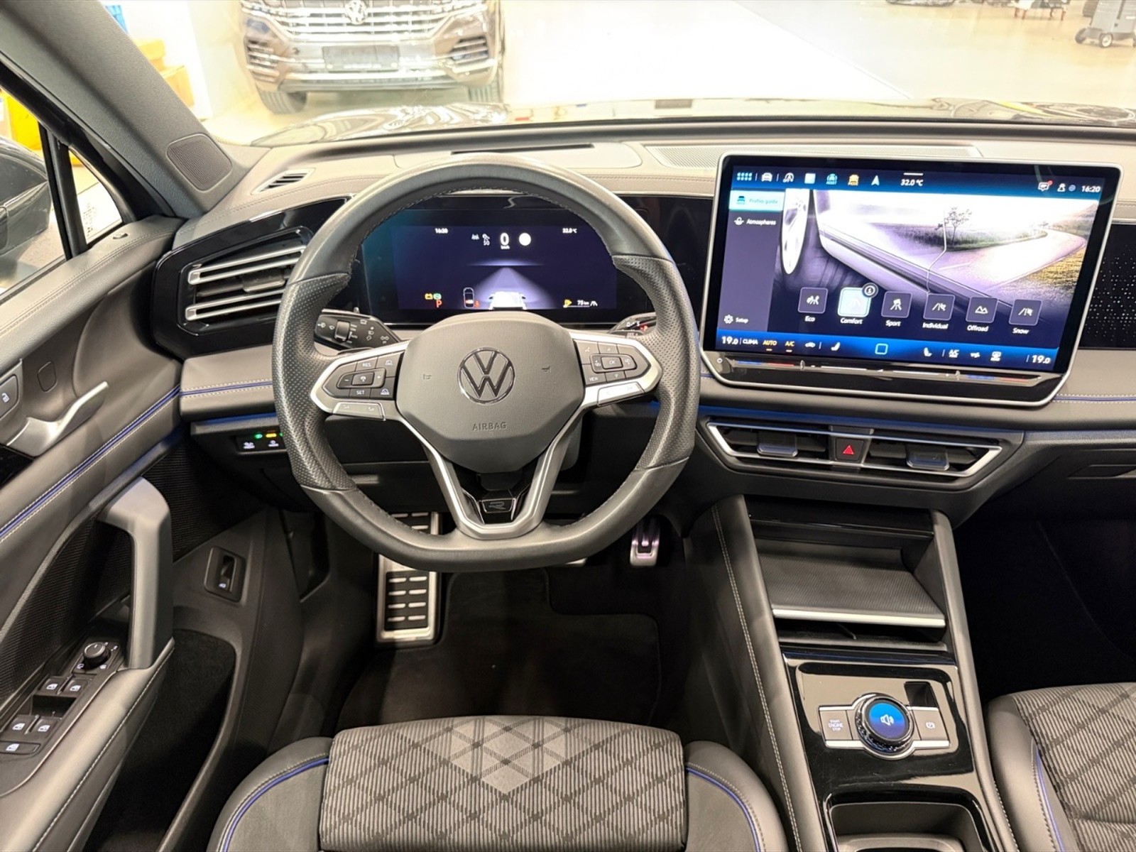 Volkswagen Tiguan 2.0 tdi r-line 4motion 193cv dsg - 28