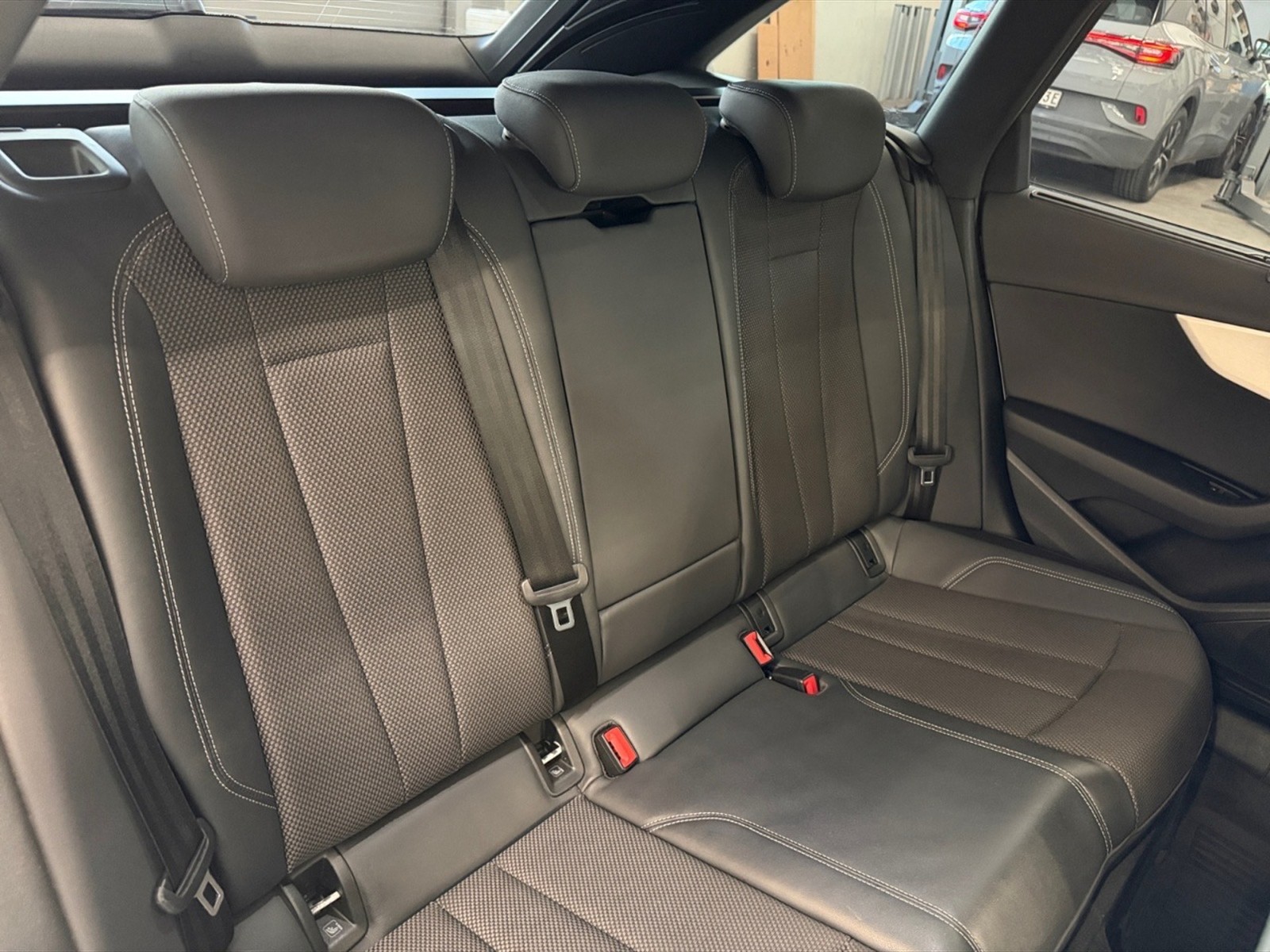 Audi A4 avant 40 2.0 tdi mhev s line edition quattro 204cv s-tronic - 9