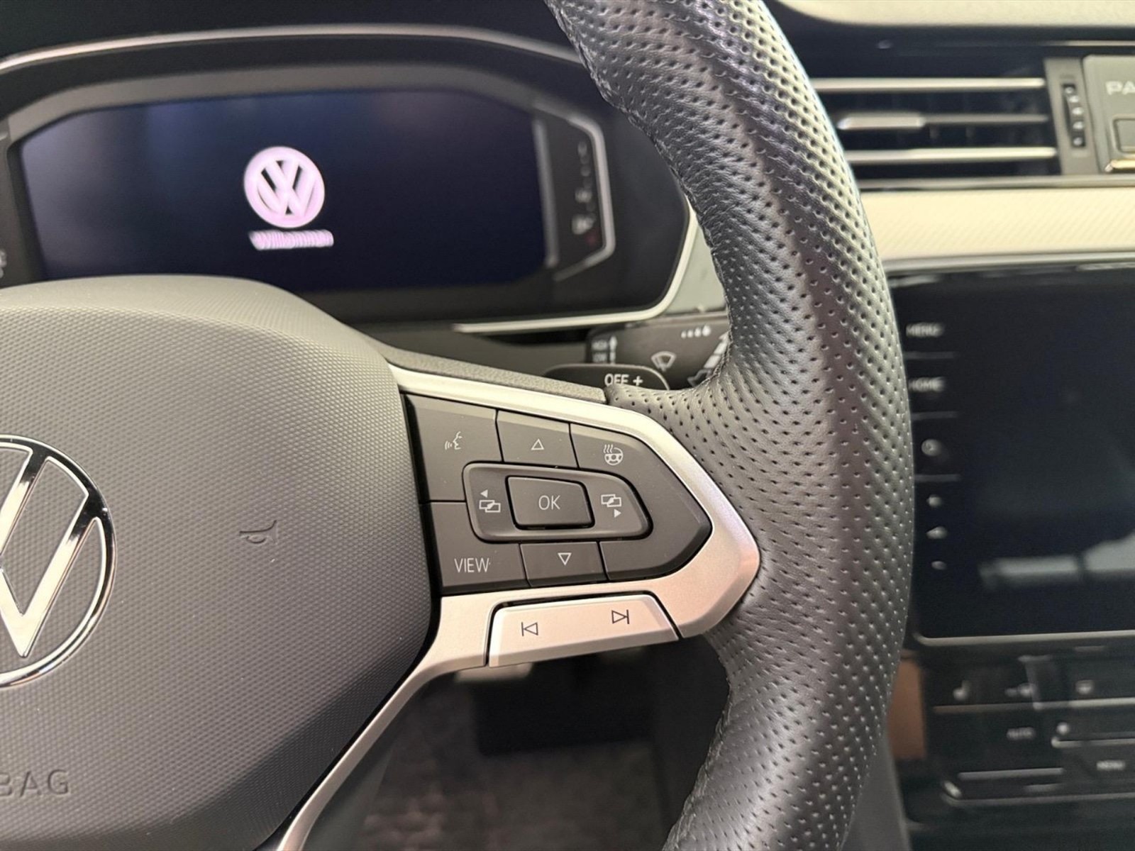 Volkswagen Passat variant 2.0 tdi executive 4motion 200cv dsg - 20