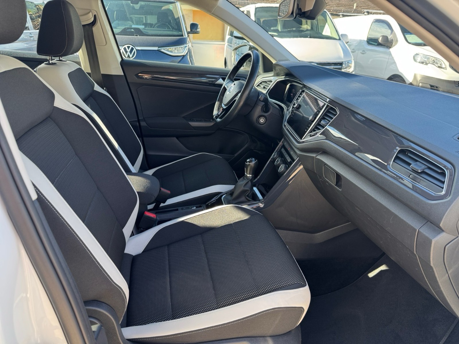 Volkswagen T-Roc 1.5 tsi style - 9