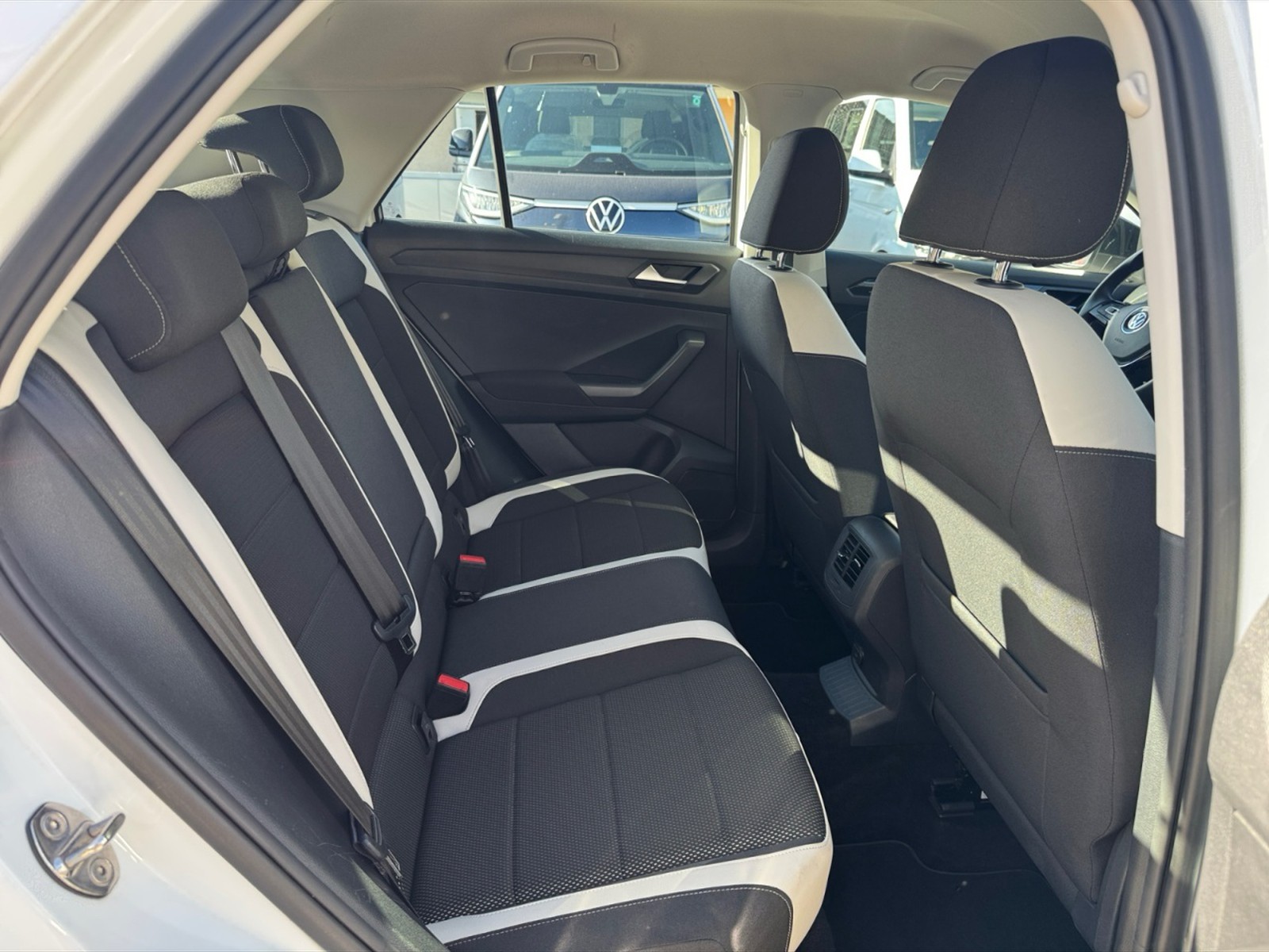 Volkswagen T-Roc 1.5 tsi style - 10