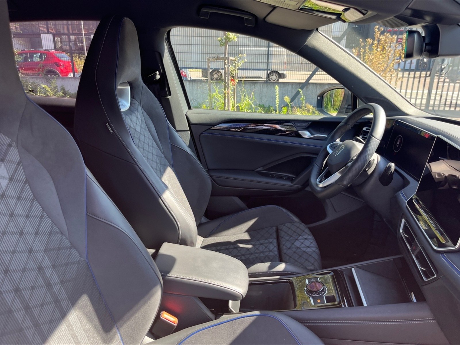 Volkswagen Tiguan 2.0 tdi r-line 150cv dsg - 9