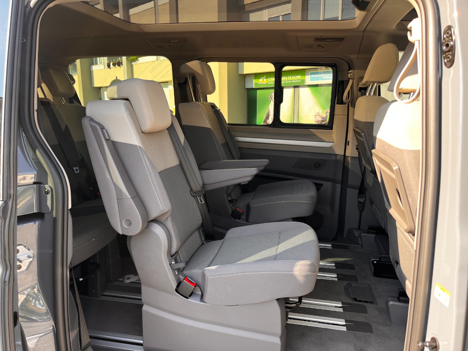 Volkswagen T7 Multivan lungo 2.0 tdi life 150cv dsg 7p.ti - 11