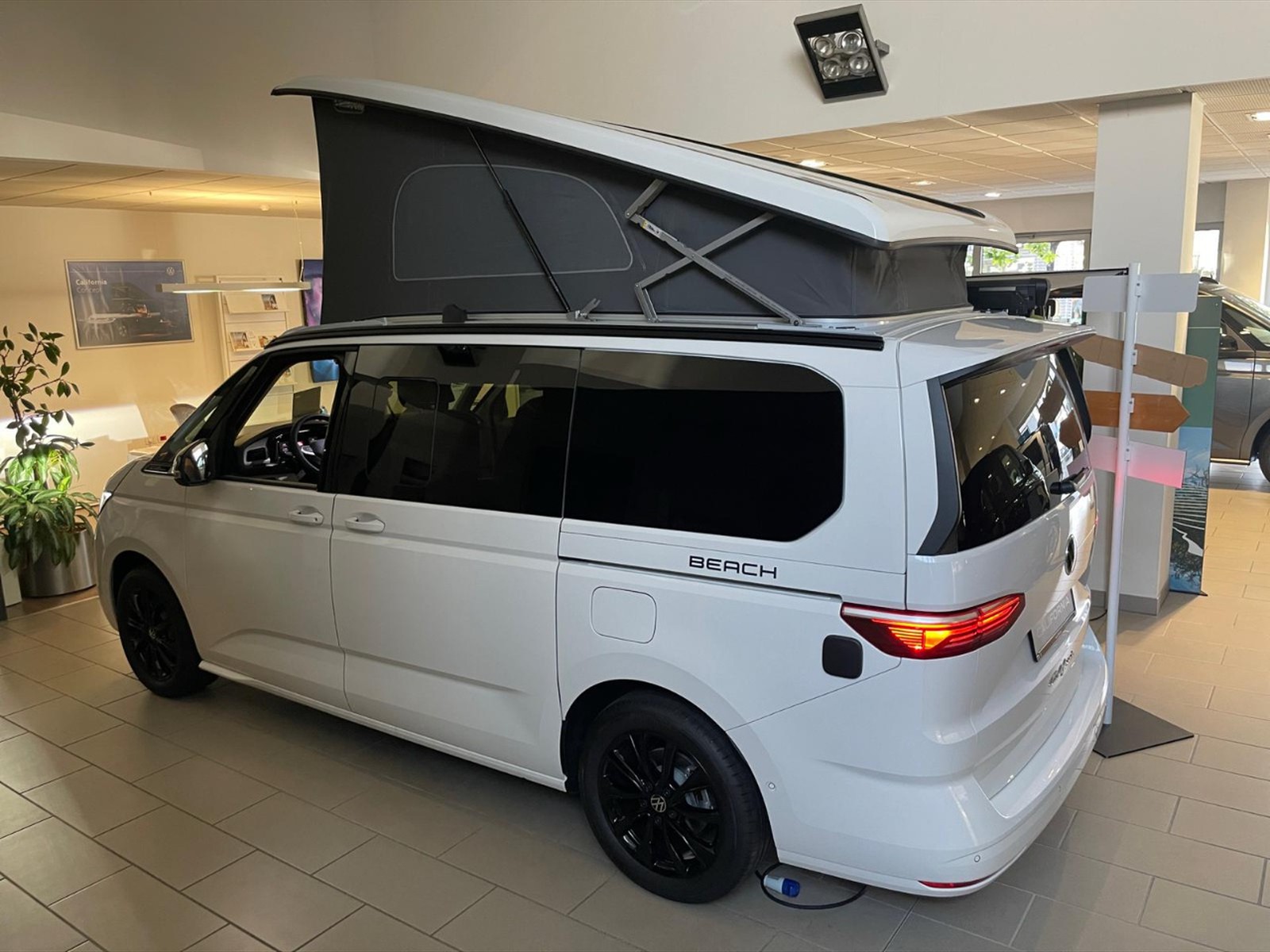 Volkswagen T7 California California T7 2.0 tdi Beach Tour 150cv DSG7 - 2