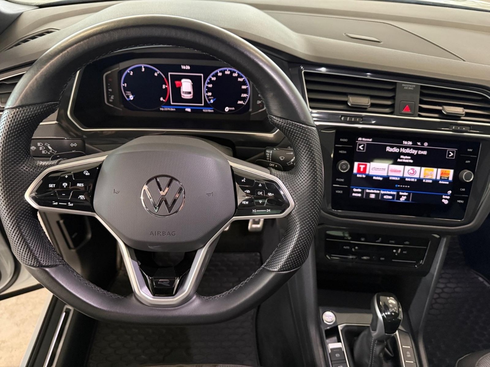 Volkswagen Tiguan 2.0 tdi r-line 4motion 200cv dsg - 18