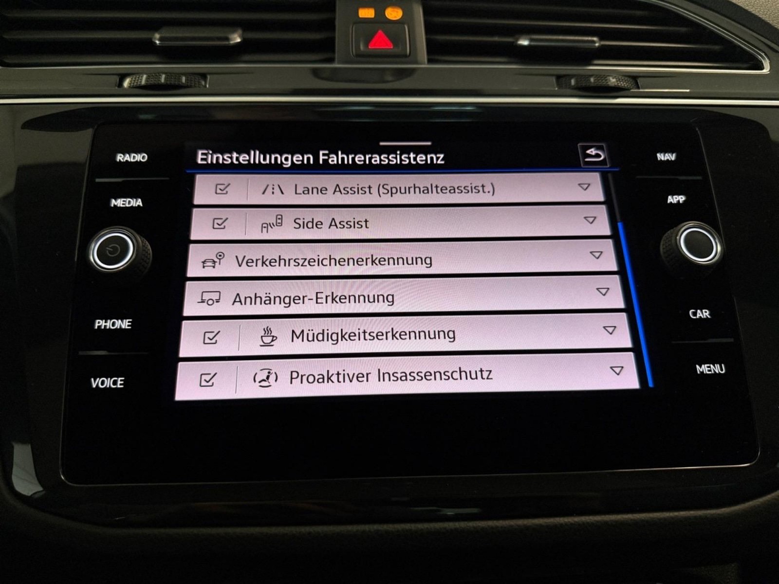 Volkswagen Tiguan 2.0 tdi r-line 4motion 200cv dsg - 25