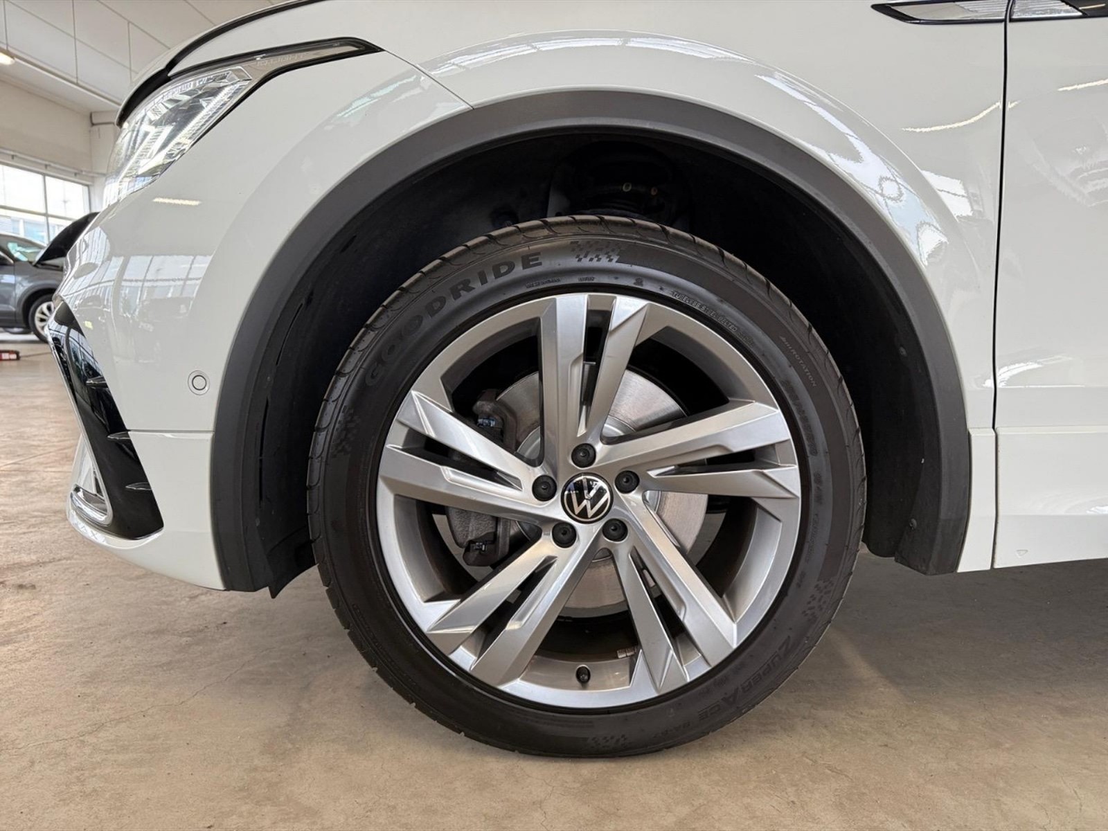 Volkswagen Tiguan 2.0 tdi r-line 4motion 200cv dsg - 33