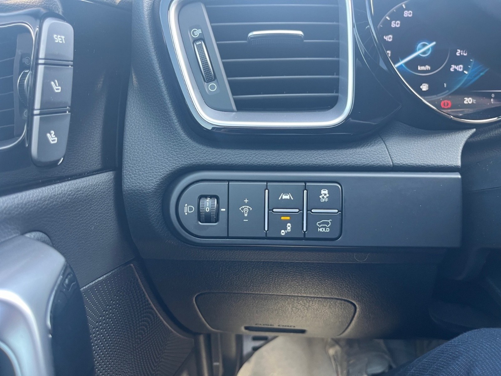 Kia Xceed 1.5 t-gdi mhev evolution 160cv imt - 13