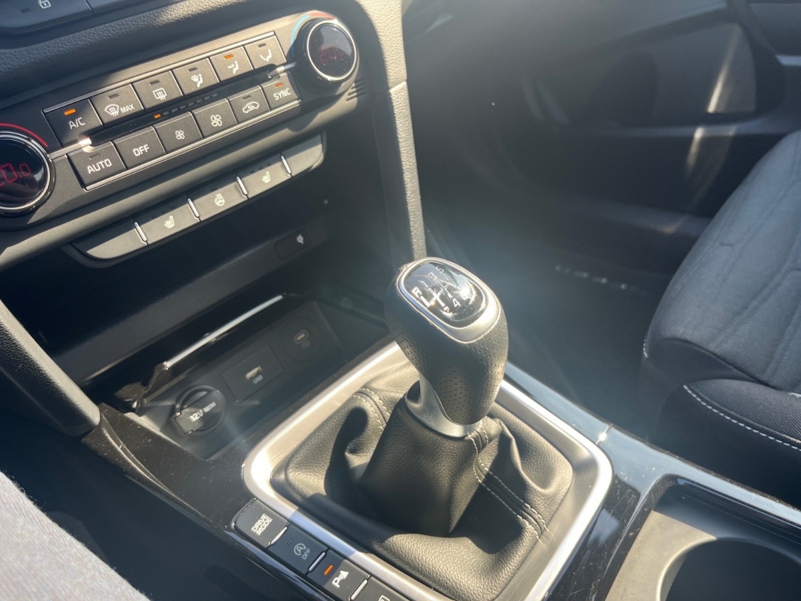 Kia Xceed 1.5 t-gdi mhev evolution 160cv imt - 22
