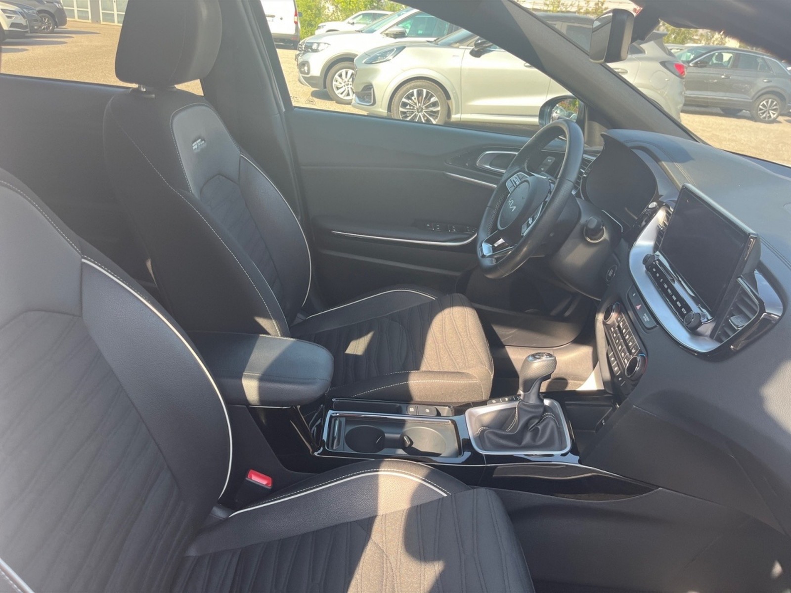 Kia Xceed 1.5 t-gdi mhev evolution 160cv imt - 8