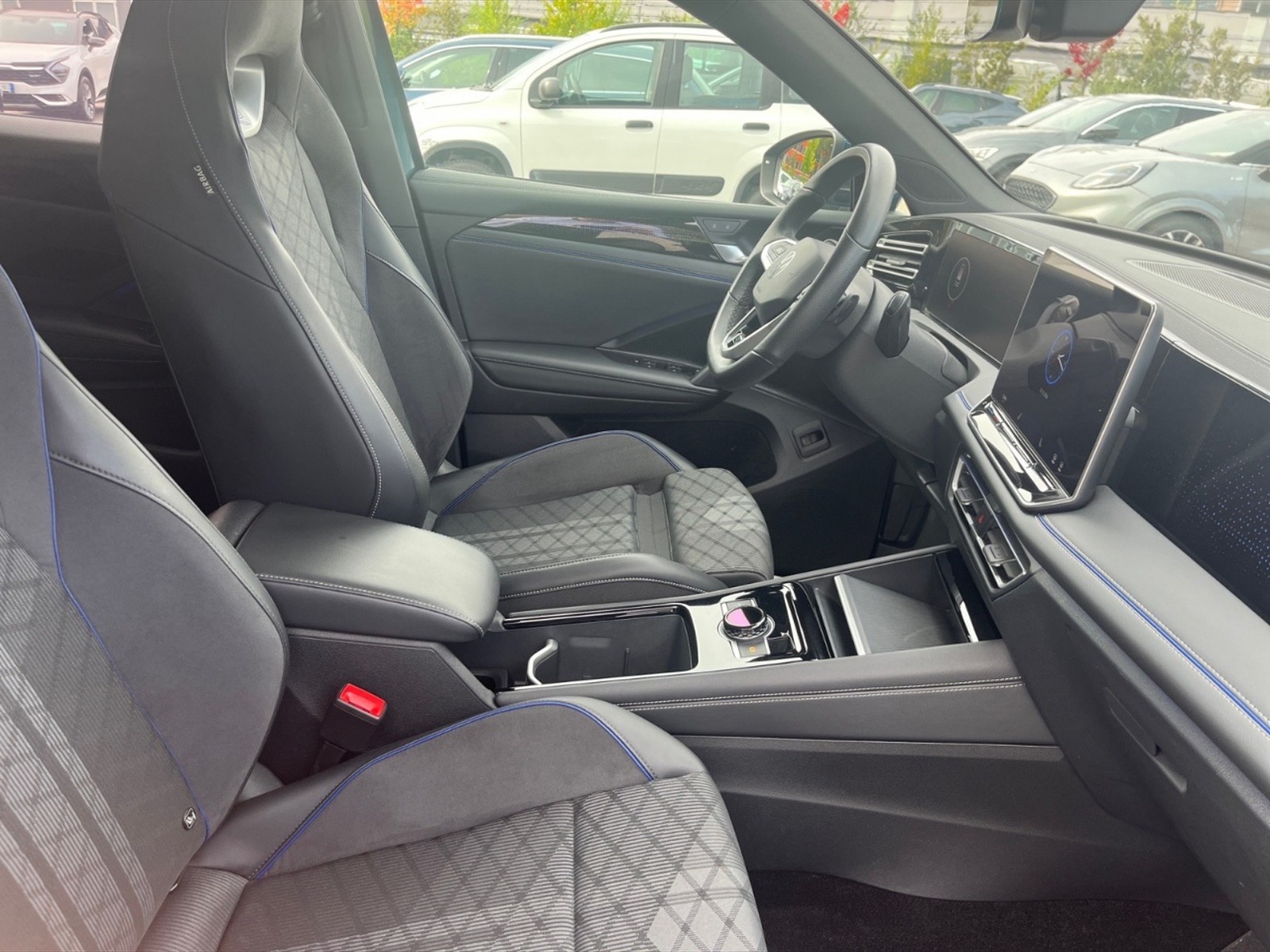 Volkswagen Tiguan 2.0 tdi r-line plus 4motion 193cv dsg - 9
