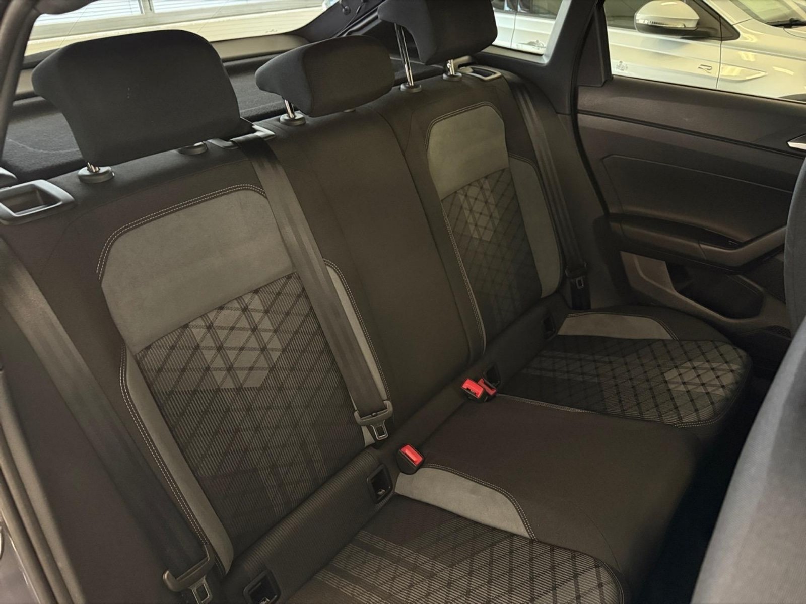 Volkswagen Taigo 1.0 tsi r-line 115cv dsg - 10