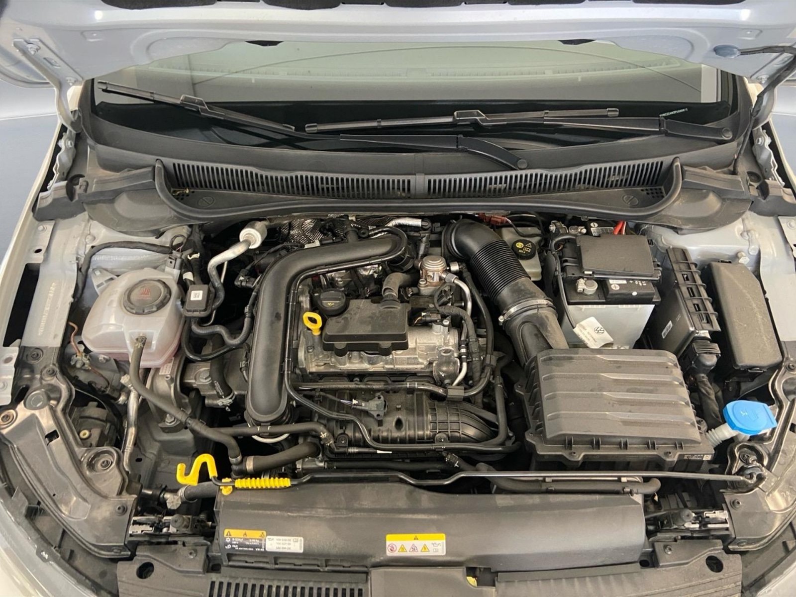 Volkswagen Polo 1.0 tsi r-line 95cv - 11