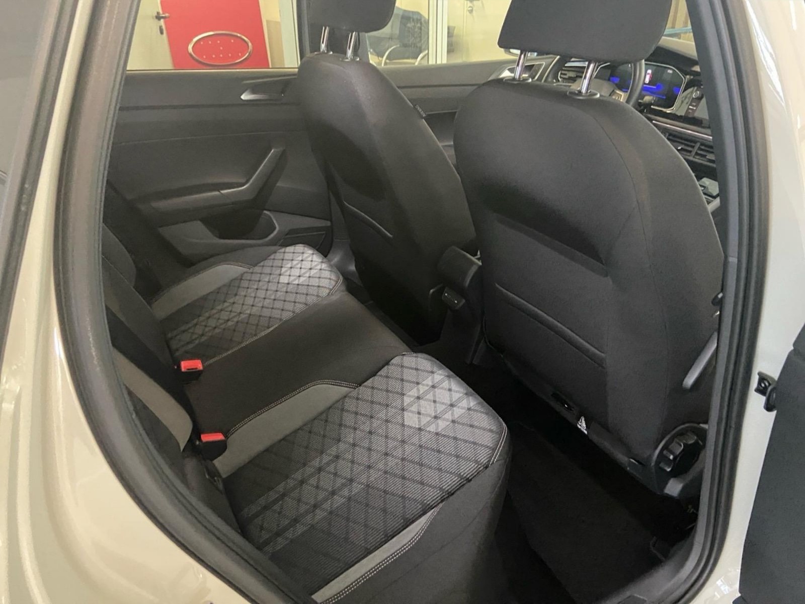 Volkswagen Polo 1.0 tsi r-line 95cv - 10