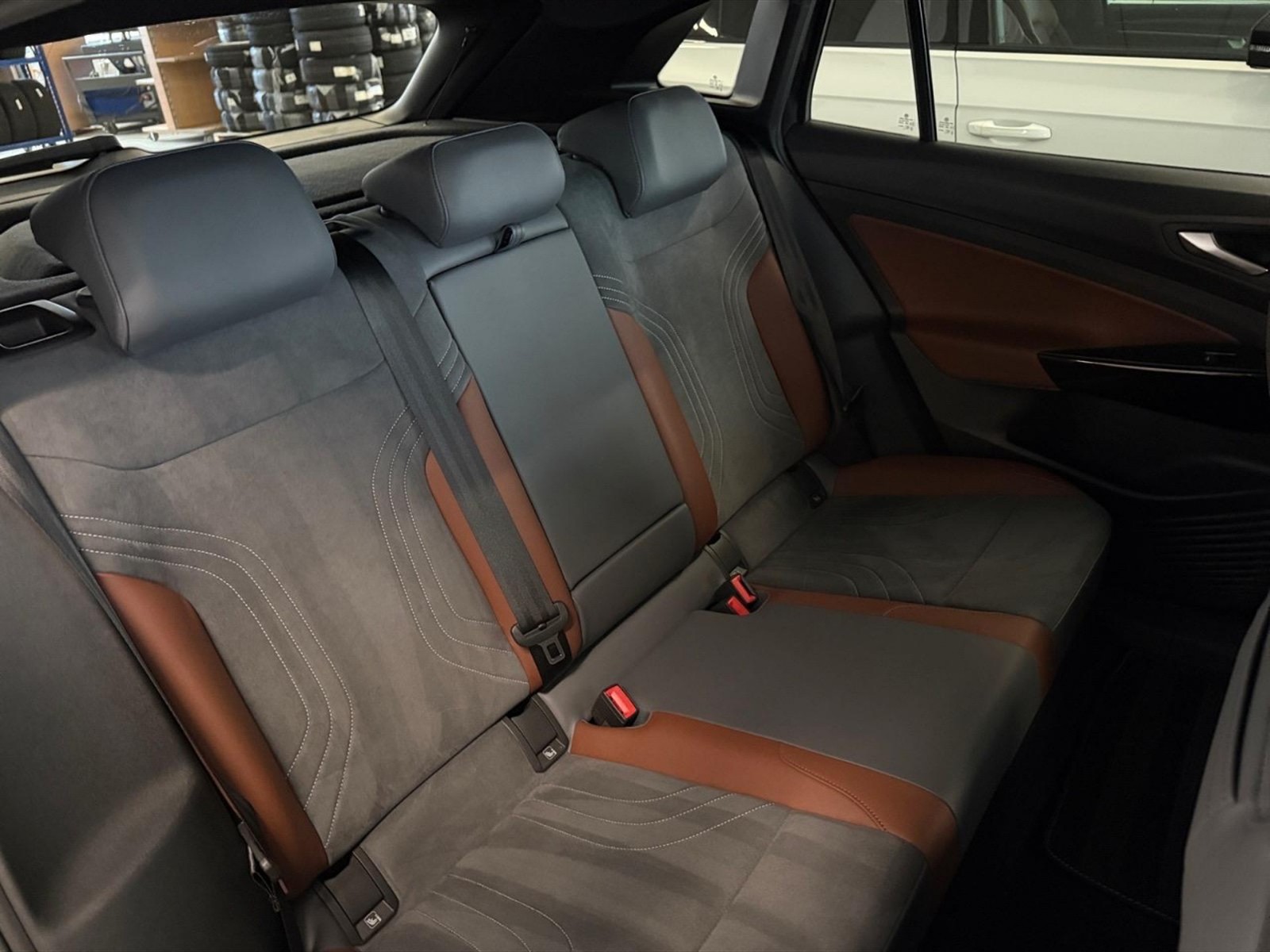 Volkswagen ID.4 77 kwh 1st edition 204cv - 10