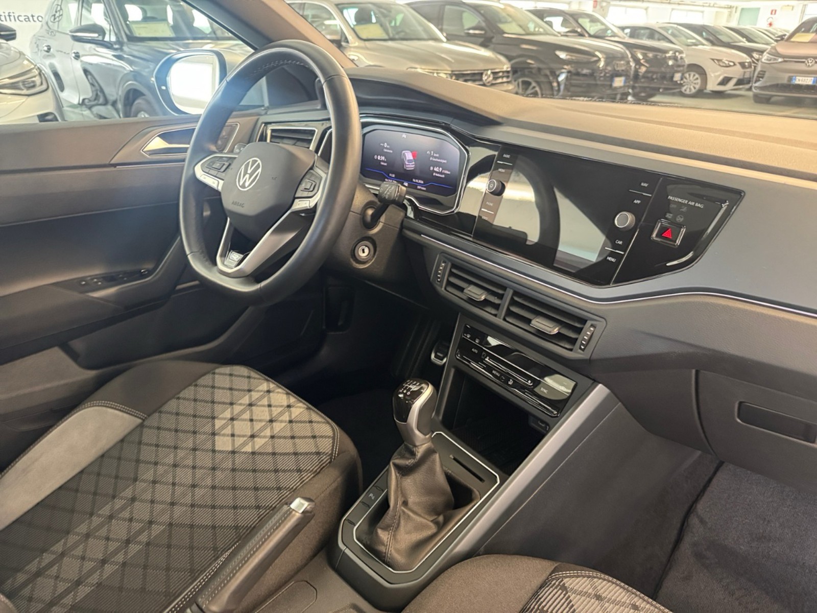 Volkswagen Taigo 1.0 tsi r-line 115cv - 7