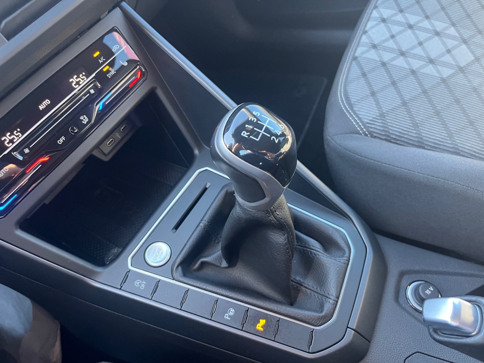 Volkswagen Taigo 1.0 tsi r-line 110cv - 21