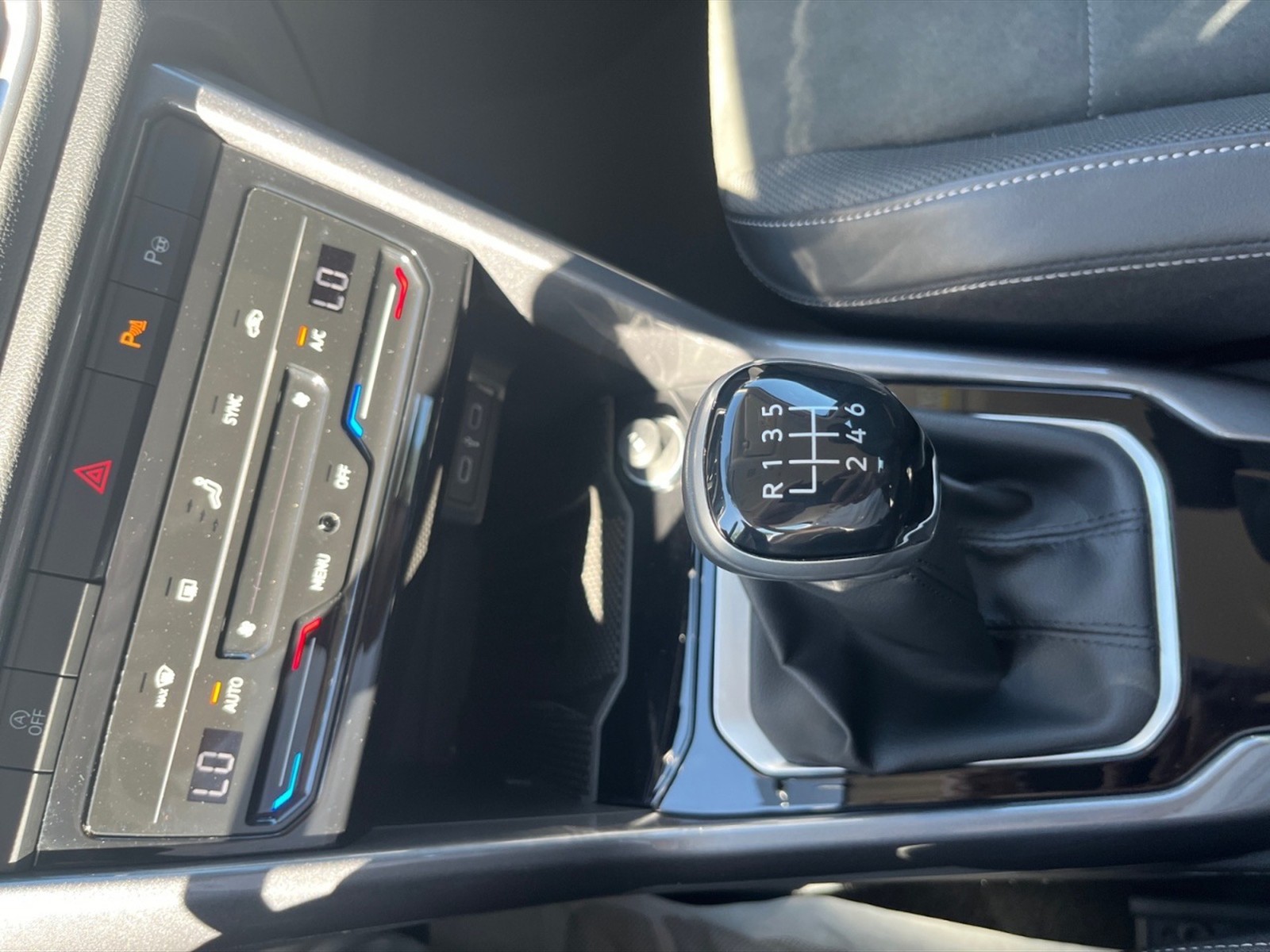 Volkswagen T-Roc 1.0 tsi style 115cv - 21