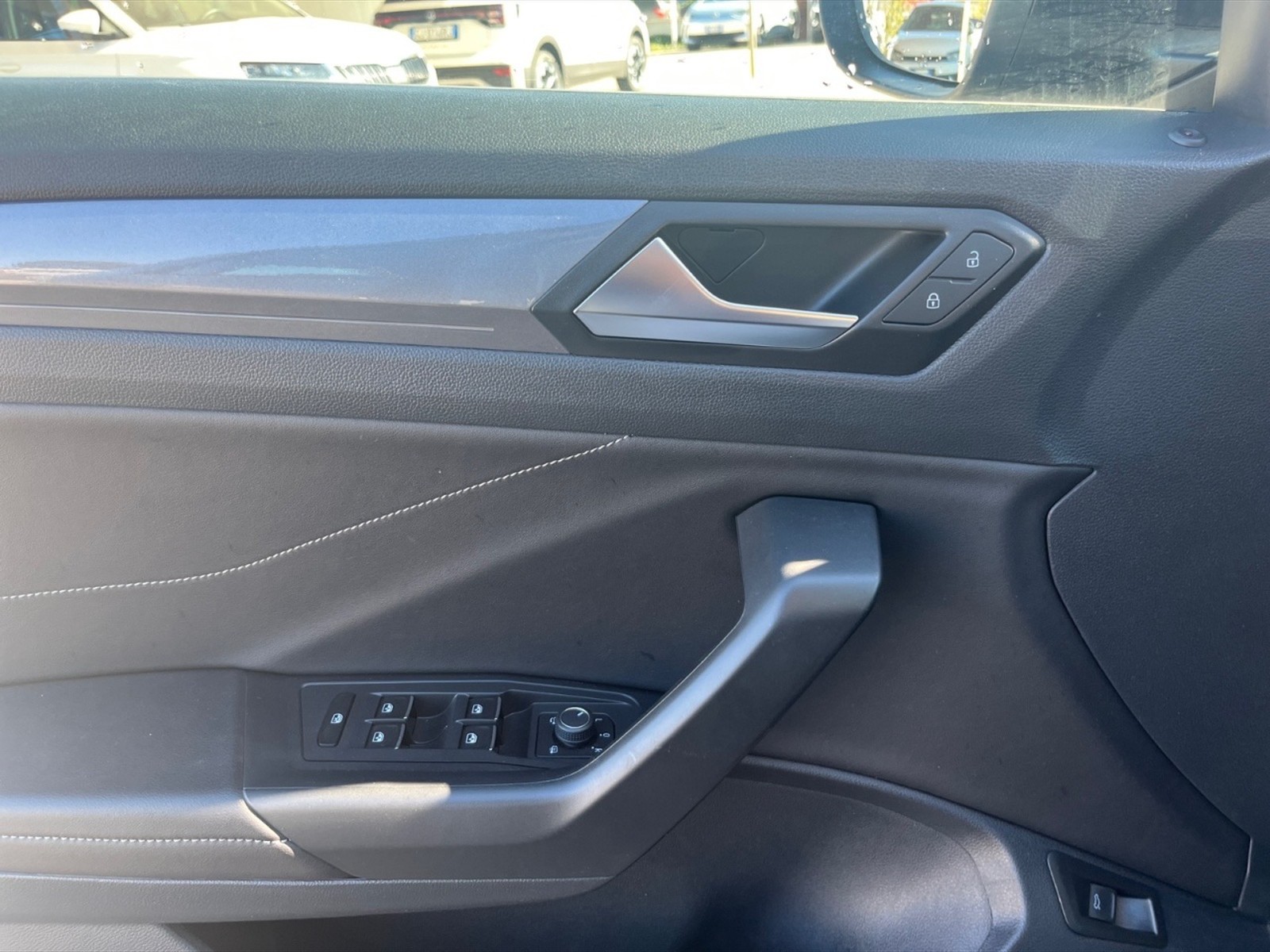 Volkswagen T-Roc 1.5 tsi style - 24